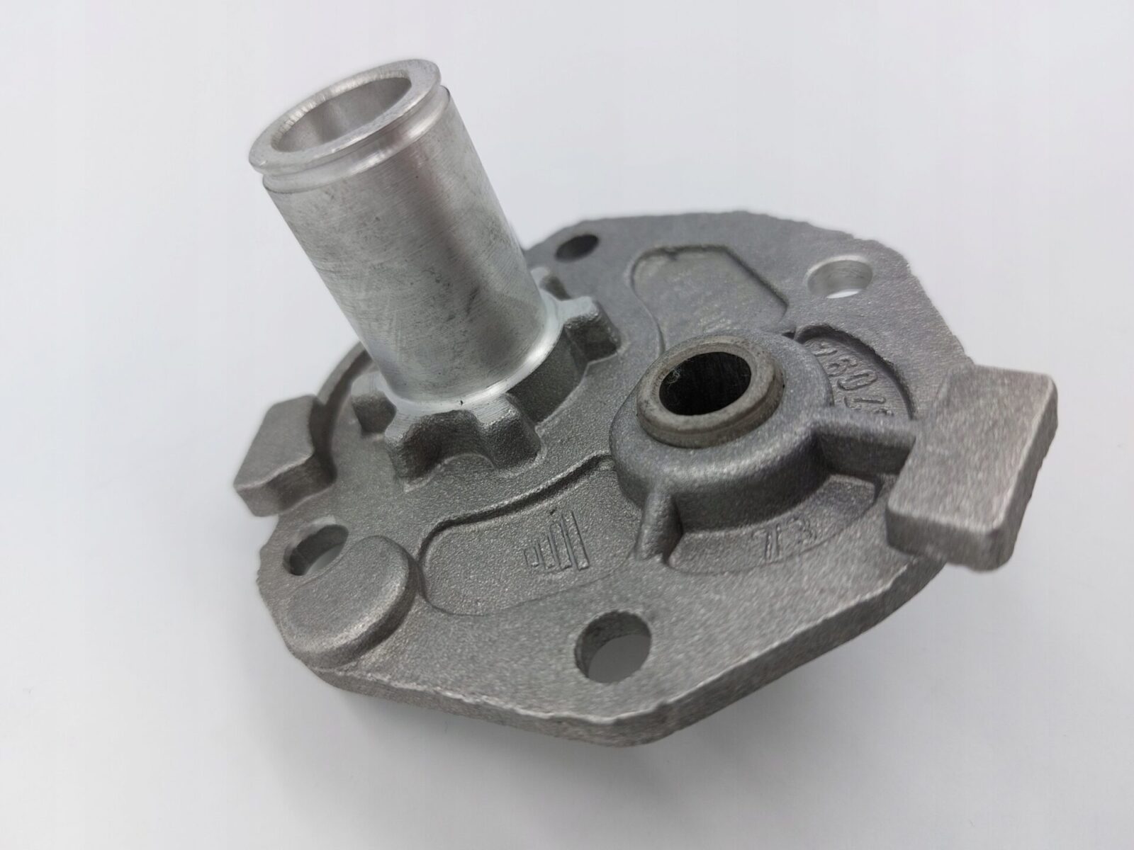 14384536533_2 Podstawa pompy oleju korpus Fiat 126p maluch nowa