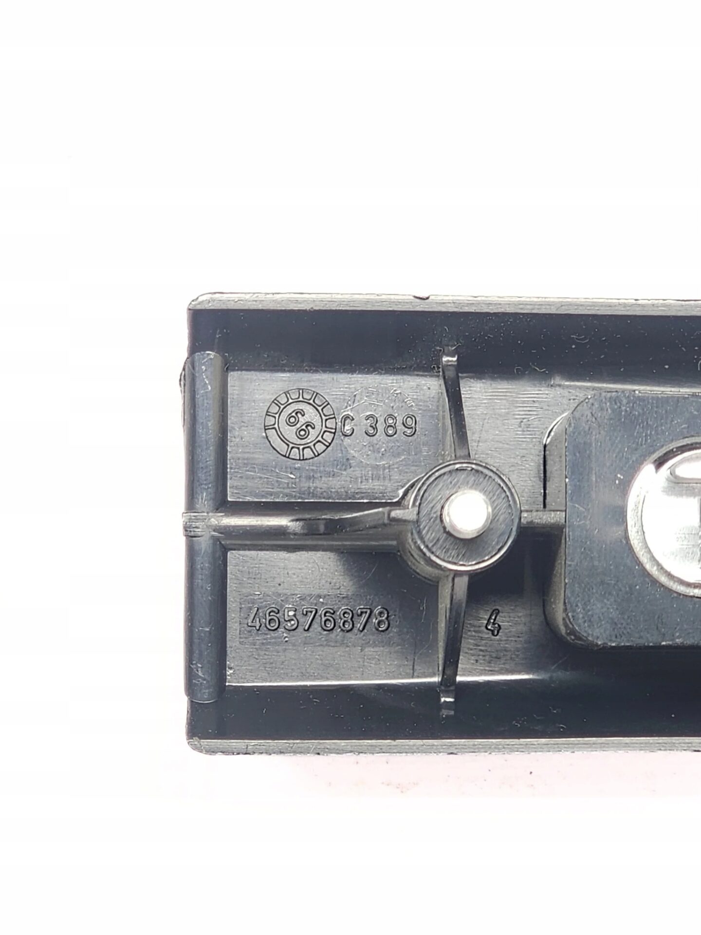 15925410154_1 Zamek pokrywy silnika Fiat 126p zamek klapy 46576878 oryginał