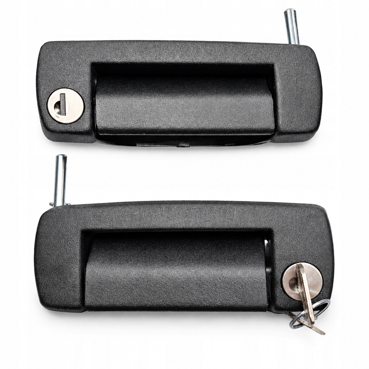 15817902987